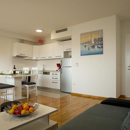 Apartments Mattea Макарська Екстер'єр фото
