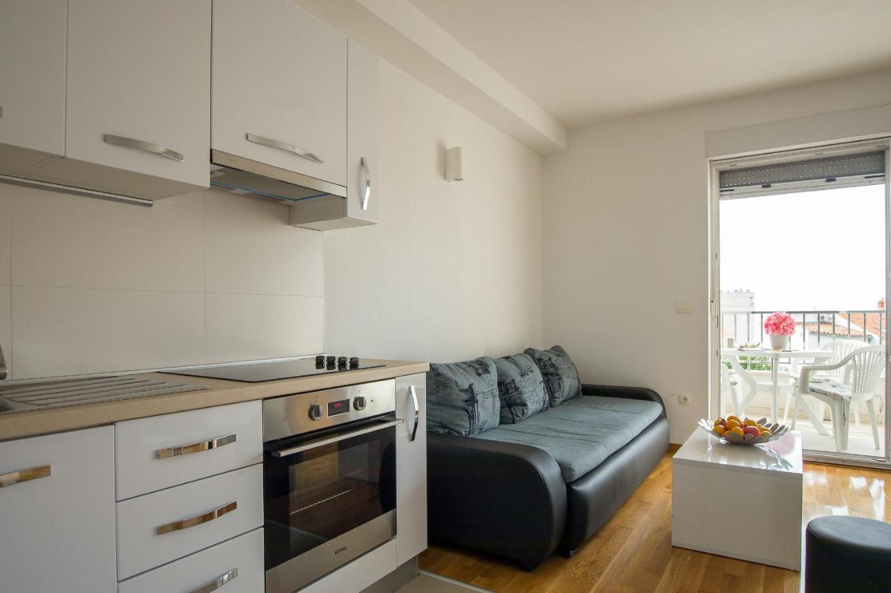 Apartments Mattea Макарська Екстер'єр фото