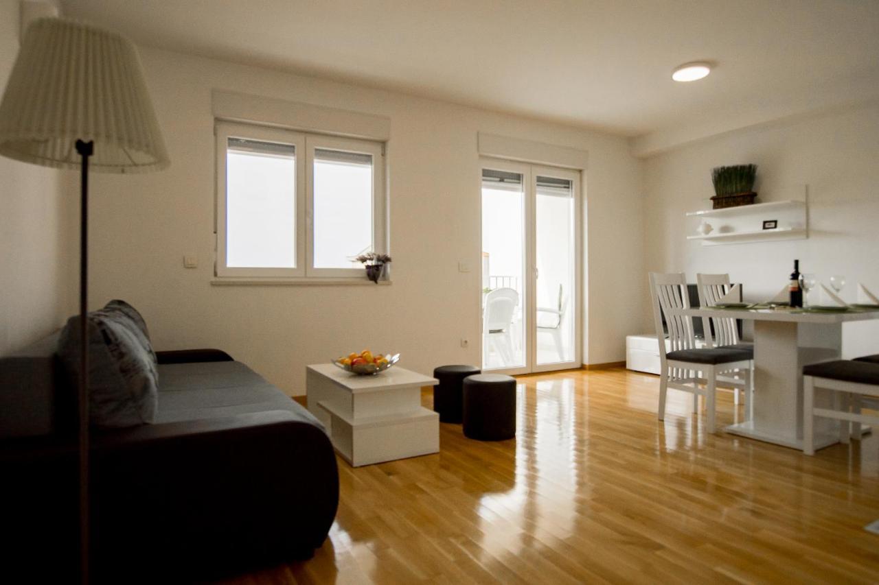 Apartments Mattea Макарська Екстер'єр фото