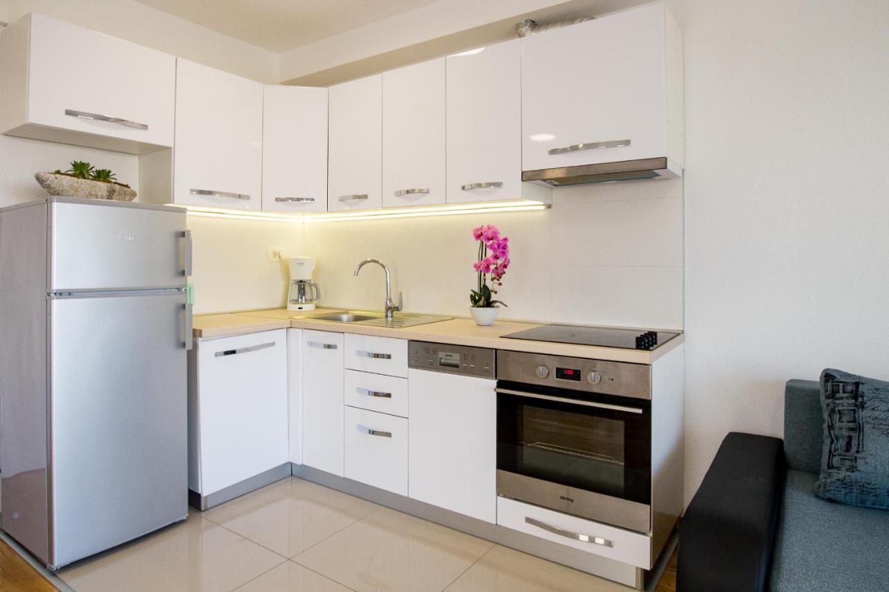 Apartments Mattea Макарська Екстер'єр фото